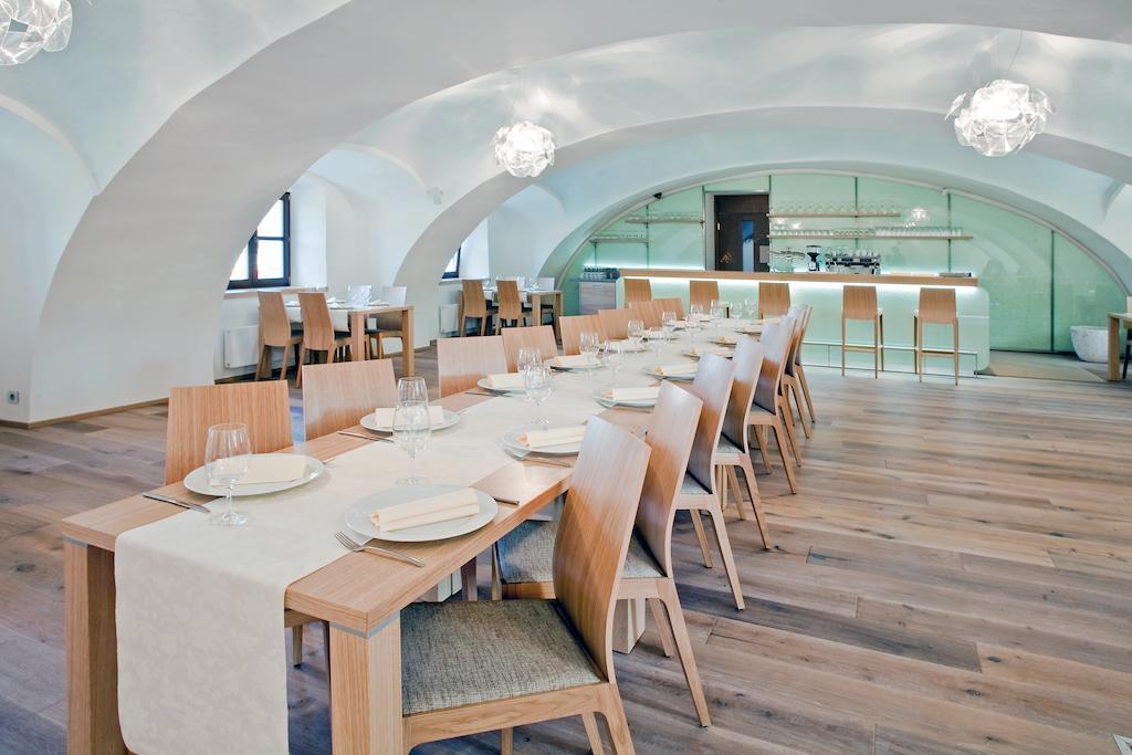 Hotel Zamecka Sypka Blansko Ngoại thất bức ảnh