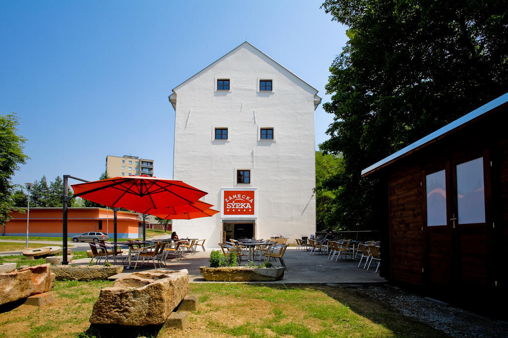 Hotel Zamecka Sypka Blansko Ngoại thất bức ảnh