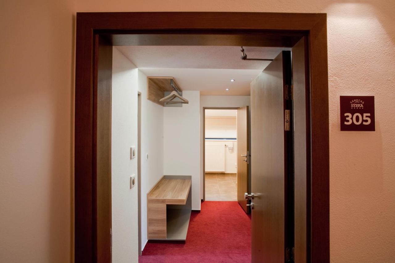 Hotel Zamecka Sypka Blansko Ngoại thất bức ảnh